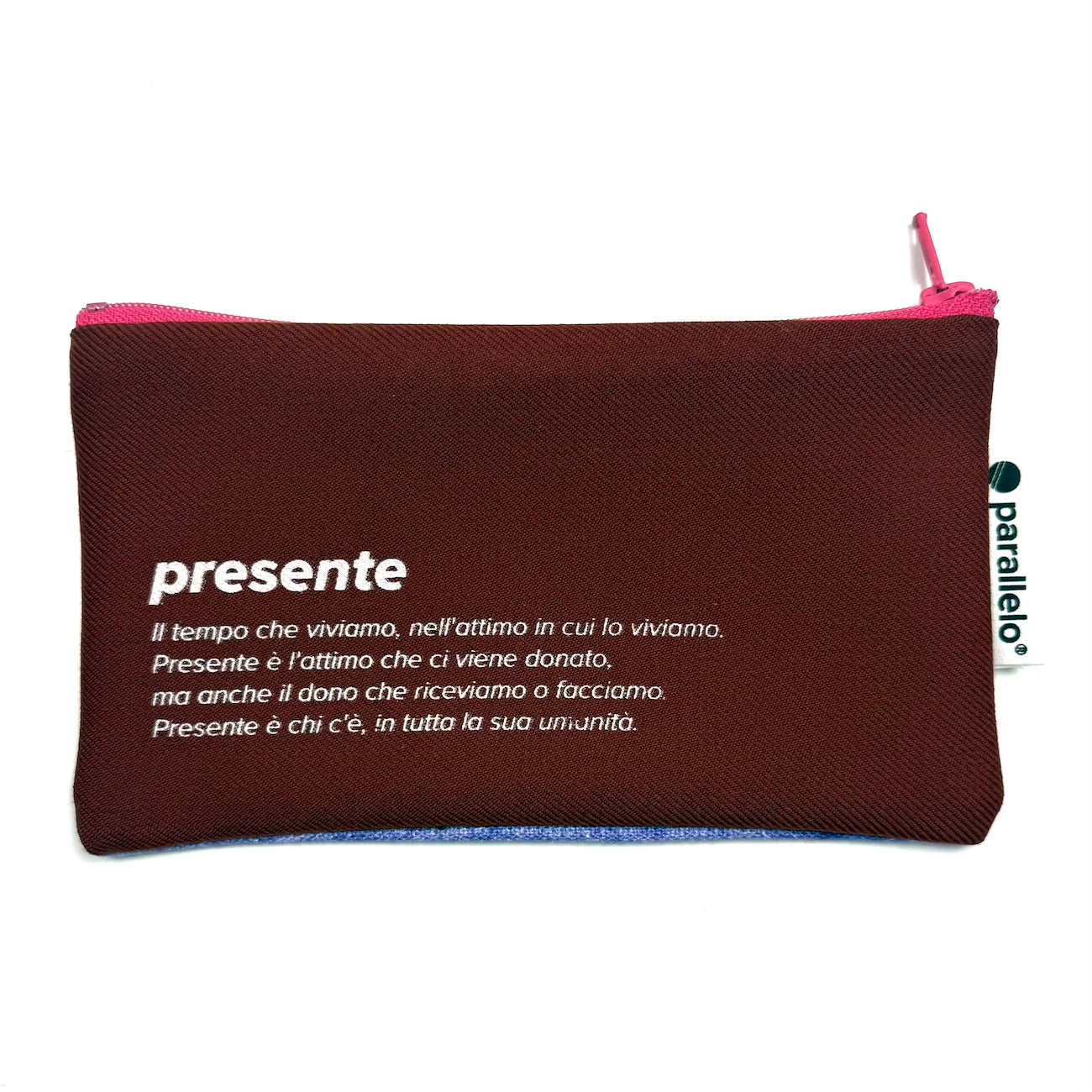 presente Il tempo che che viviamo, nell'attimo in cui lo viviamo. Presente è l'attimo che ci viene donato, ma anche il dono che riceviamo o facciamo. Presente è chi c'è, in tutta la sua umanità.