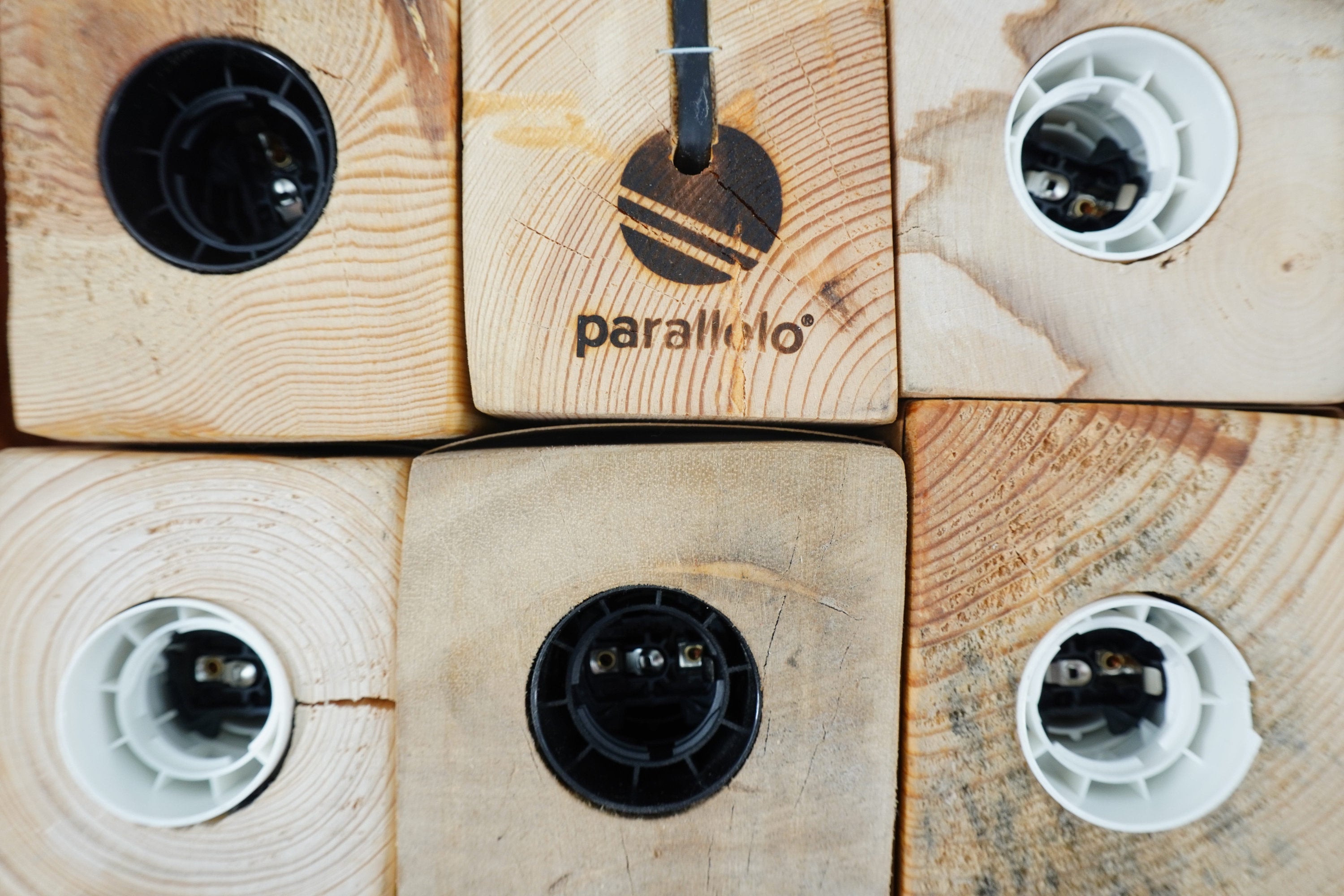 lampada da tavolo in legno
