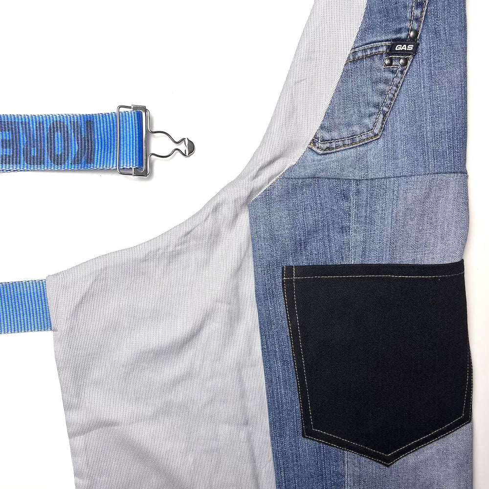 grembiule in jeans riciclato