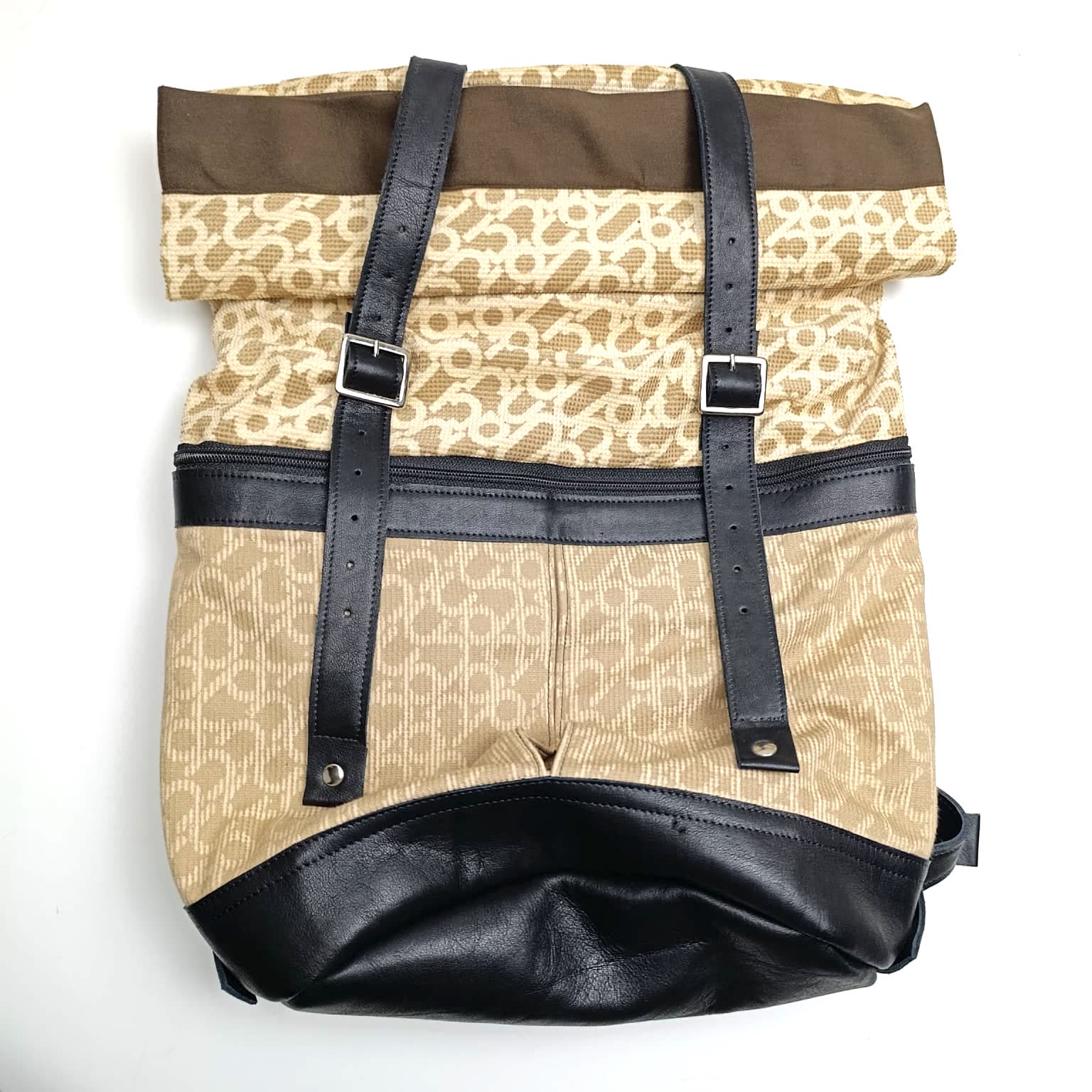 zaino in pelle e tessuto