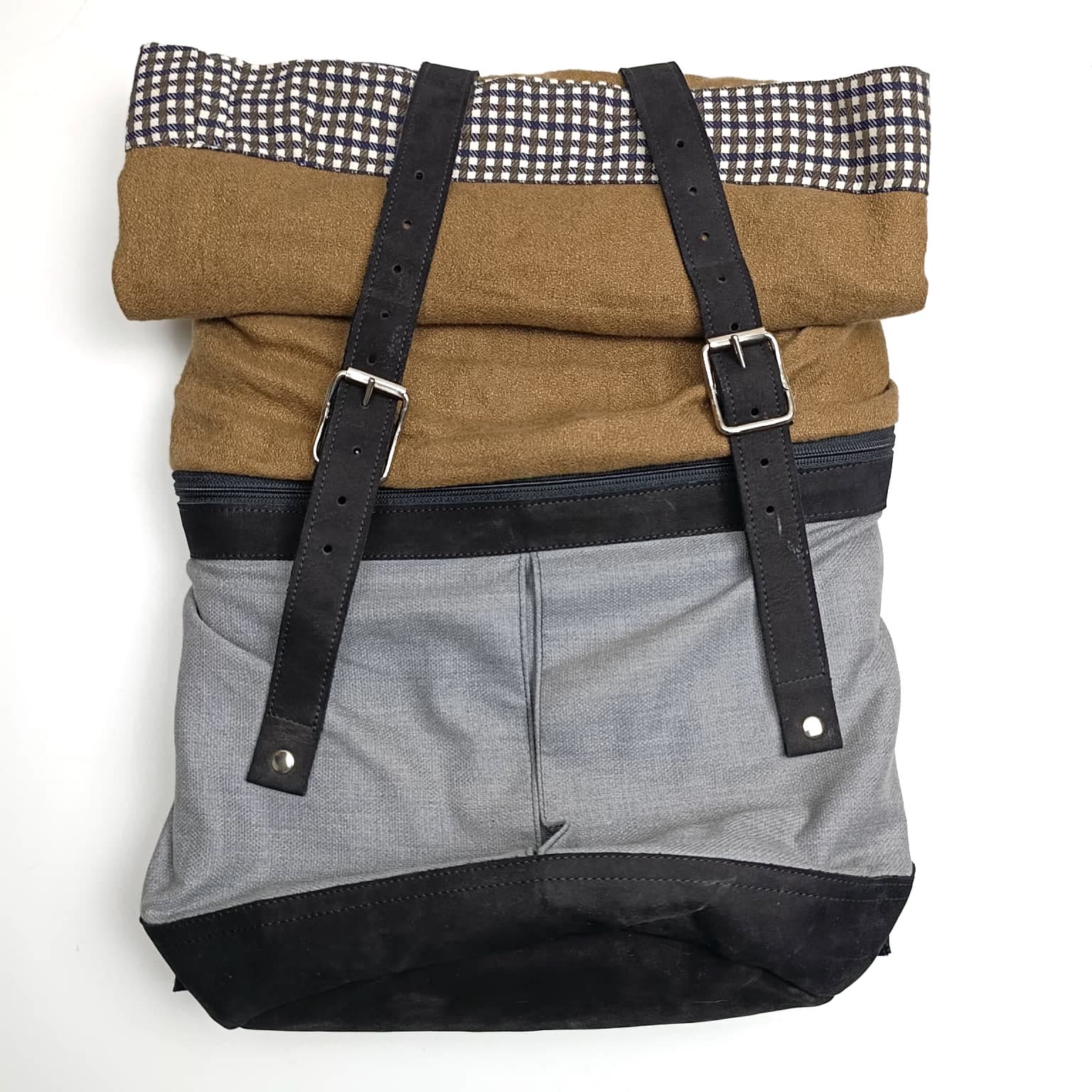 zaino in pelle e tessuto